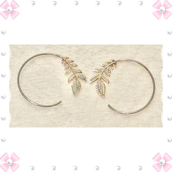 Earrings - sterling silver olive leaf 1” hoops - pre-loved - no discoloration - Picture 10 of 10